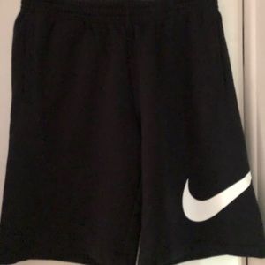 Men’s Extra Large black cotton Nike shorts